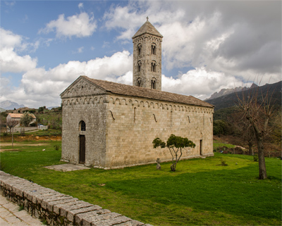 roman_templom_mögötte_harangtorony_BLOG