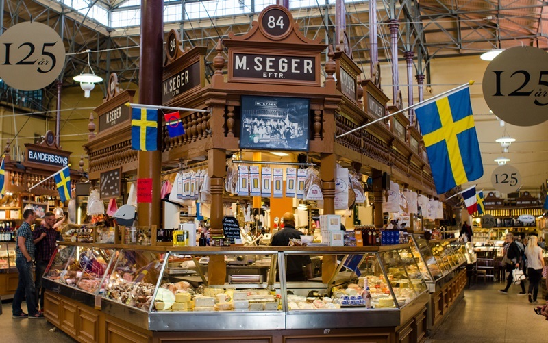 081_vasarcsarnok_sajtpult