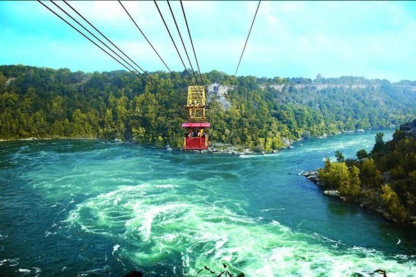 freiheit-ueber-den-niagarafaellen-mit-der-gondelfahrt