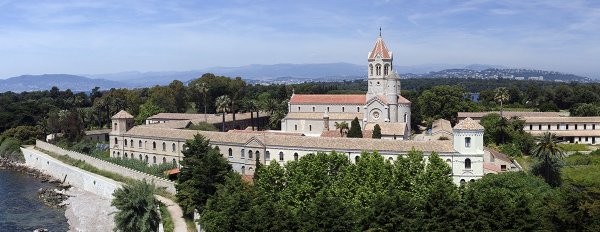 kolostor_saint_Honorat_panorama_small