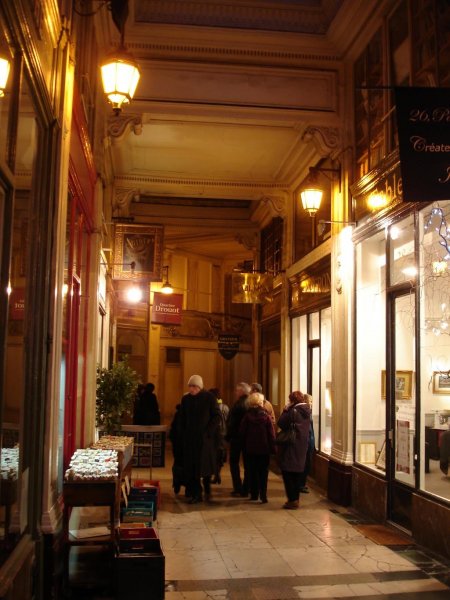 Paris_-_Passage_Verdeau_03
