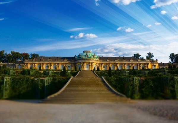 closed-sanssouci-970764_640