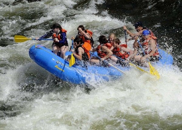 rafting-695318_640