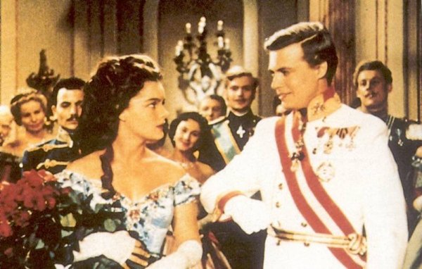 Fotó forrása: http://www.partyzoo.hu/riportok/966/002.jpg