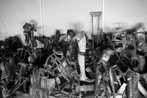 auschwitz-birkenau-1187890_640