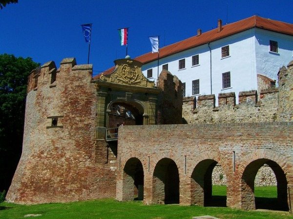 castle-810984_640