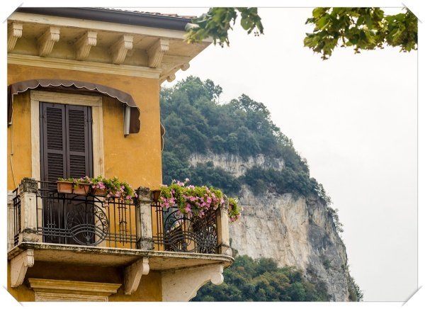 037_erkely_a_heggyel_small_kicsik