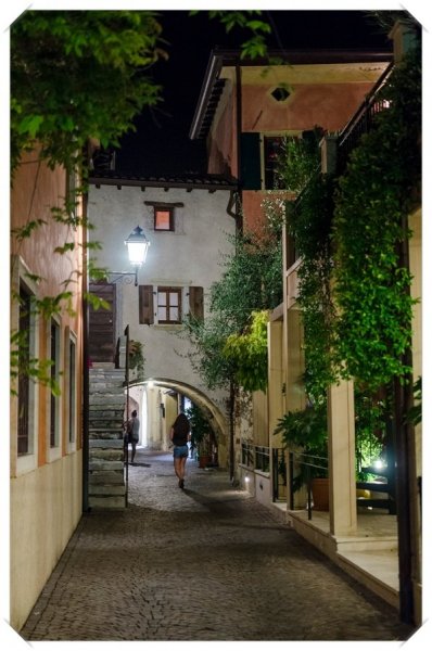 058_esti_utcareszlet_small_kicsik