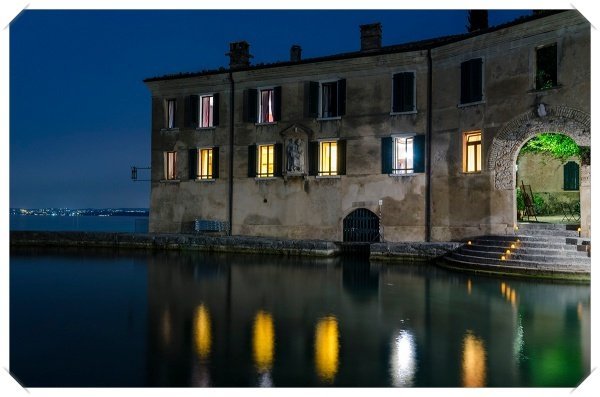 062_restaurant_und_schloss_nacht_small_kicsik