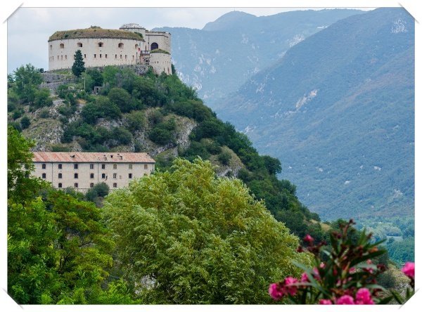 075_var_a_dombon_small_kicsik