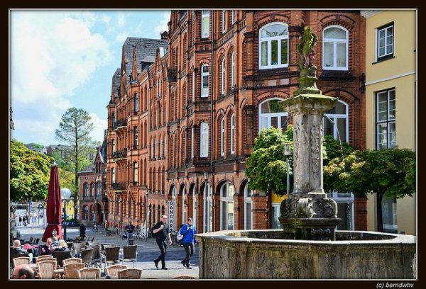 14096212558_b103438d71_z