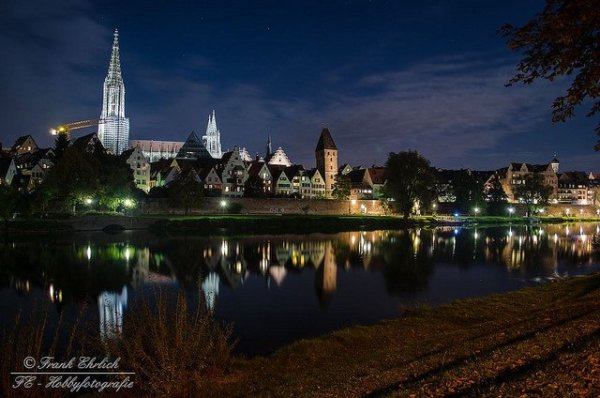 15490983975_f052261125_z