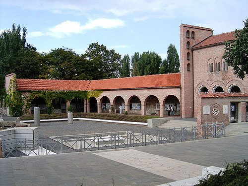 227004417_d847c1876a_z