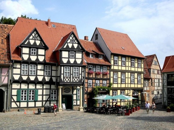 23193975049_d956300742_z