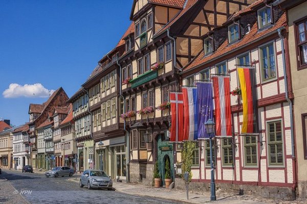 33127598432_c7956e69ee_z