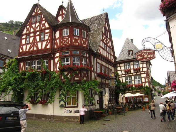 7572736168_e89a1b5d6c_z