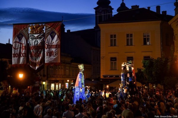 Fehérvári_királyok_menete10_kicsik